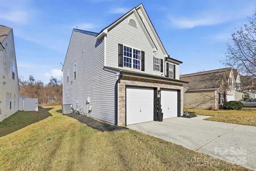 5825 Brookfield Pointe Drive, Charlotte, NC 28216 - Image #2