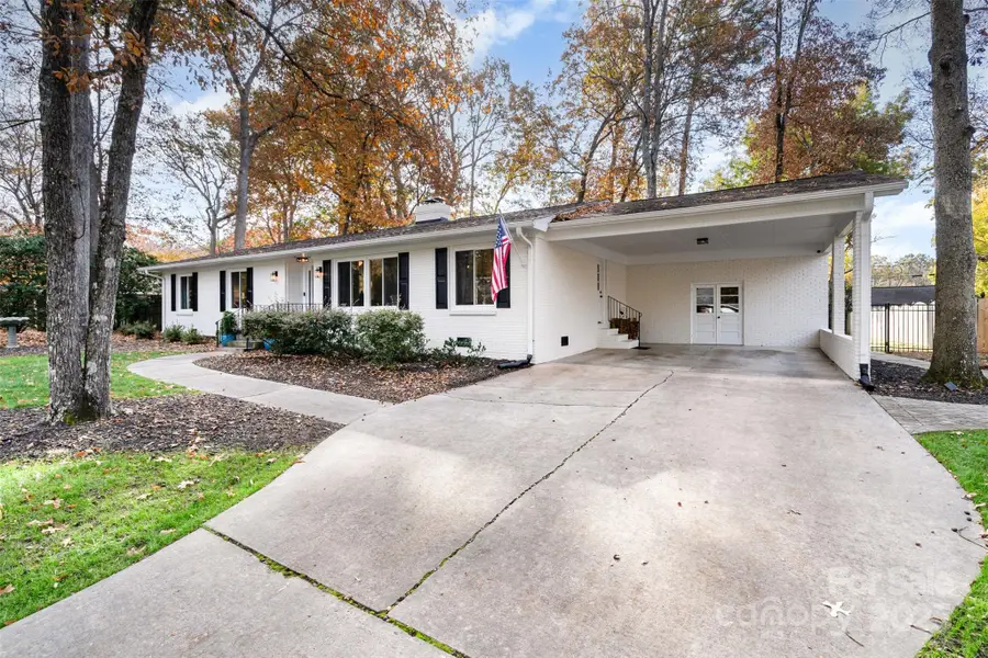 1018 Shady Bluff Drive, Charlotte, NC 28211 - Image #2