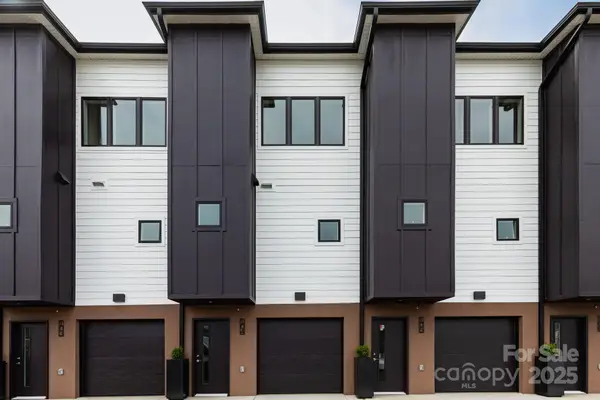 3 Lee Garden Lane #104, Asheville, NC 28801