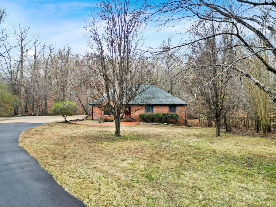 3422 Broach Drive, Catawba, SC 29704 - Image #2