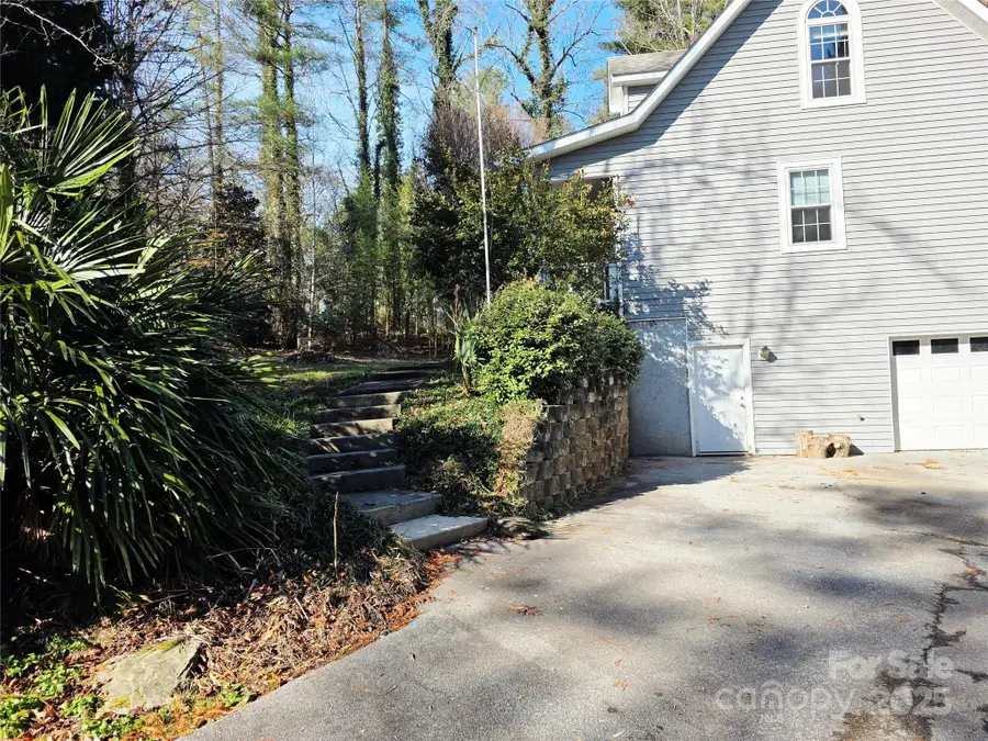 12 White Squirrel Lane, Hendersonville, NC 28739 - Image #3
