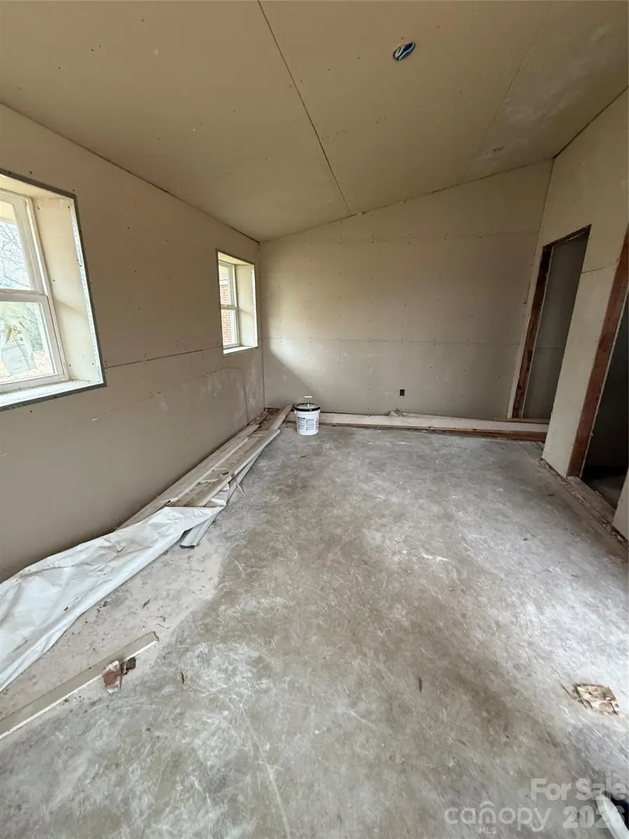 8106 Mount Holly Road, Charlotte, NC 28214 - Image #2