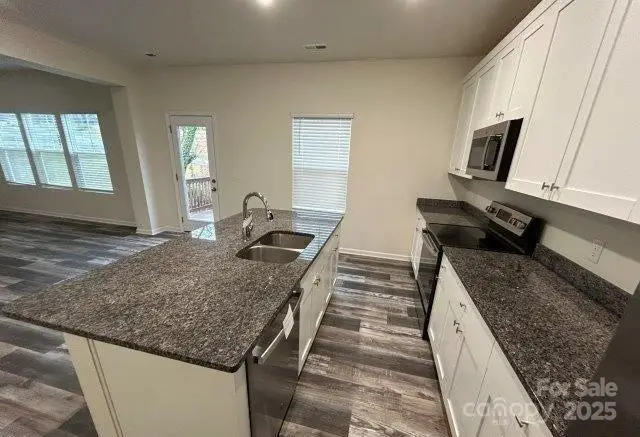 586 30th Avenue Circle Ne, Hickory, NC 28601 - #3