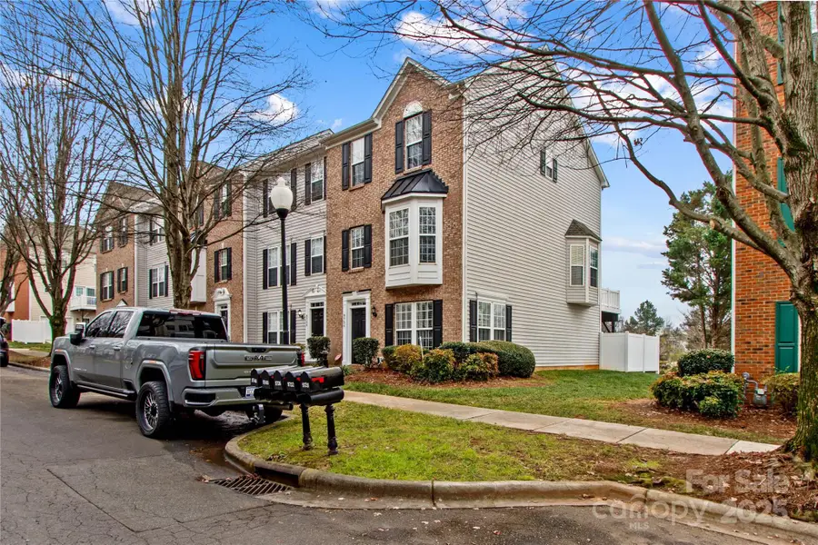 9754 Blossom Hill Drive, Huntersville, NC 28078 - Image #2