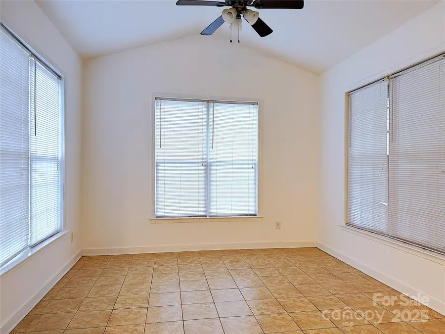 9724 E E W T Harris Boulevard, Charlotte, NC 28227 - Image #2