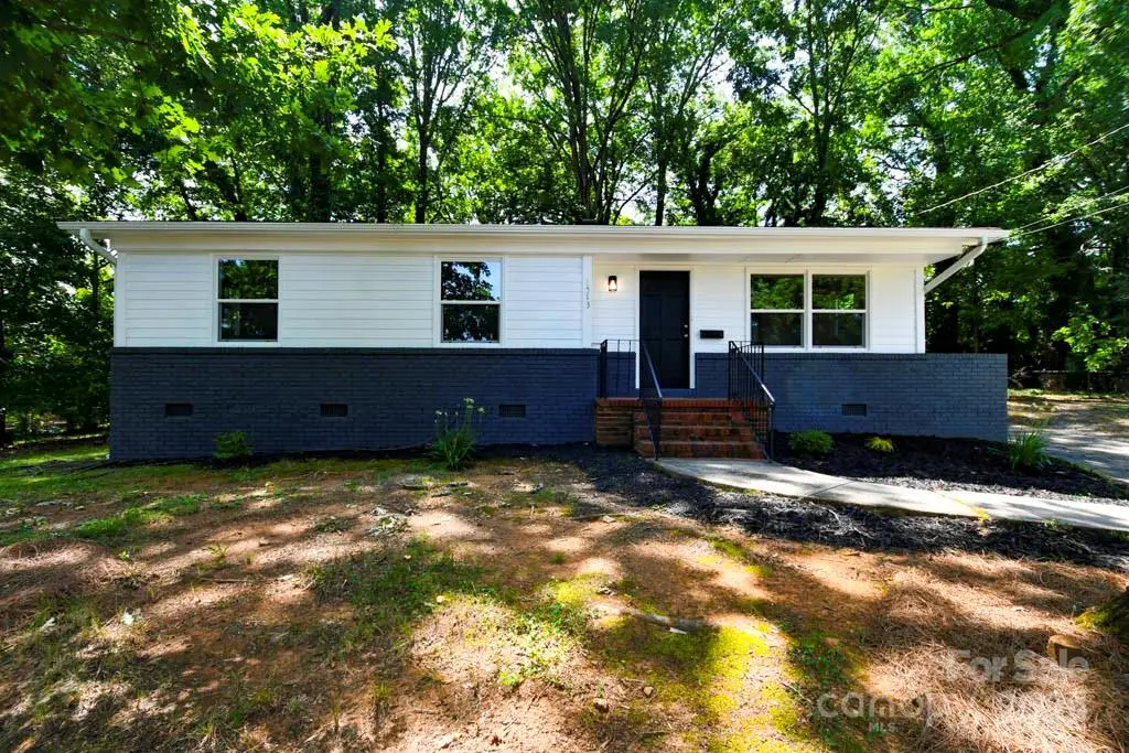 1513 Greenview Place, Charlotte, NC 28208 - Image #1