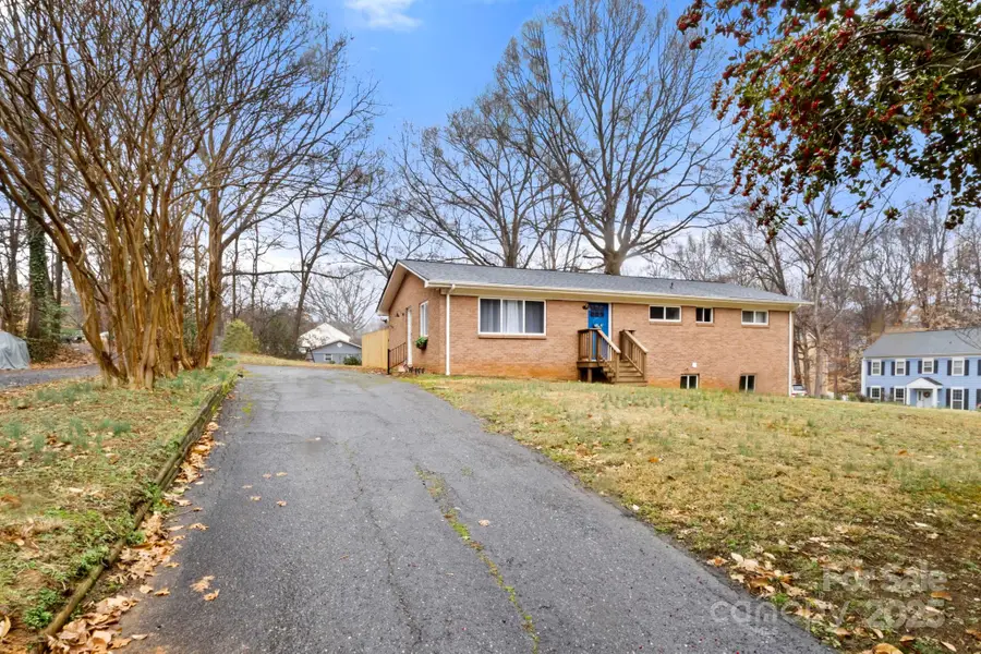 7047 Cheyenne Drive, Charlotte, NC 28262 - Image #3