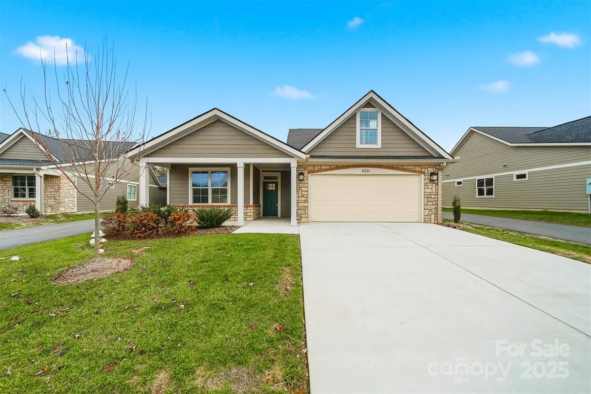 835A Wynnshire Drive, Hickory, NC 28601 - Image #1