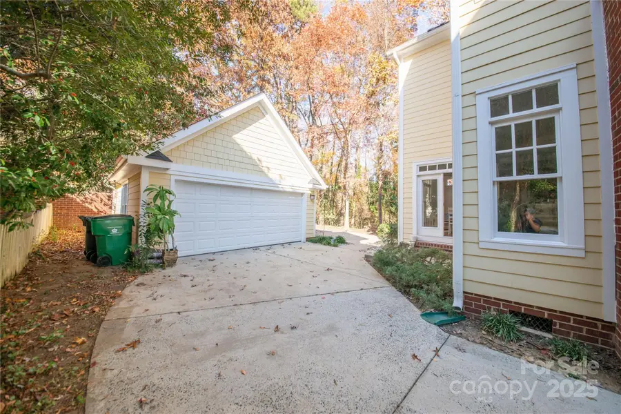 521 Lees Court Street, Charlotte, NC 28211 - Image #3