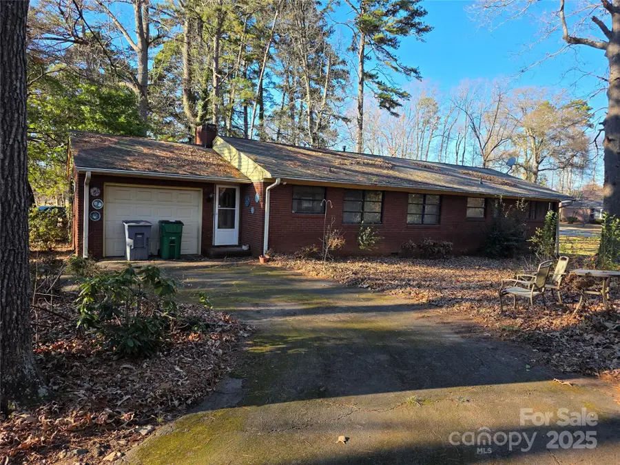 6600 Elmwood Circle, Charlotte, NC 28214 - Image #2