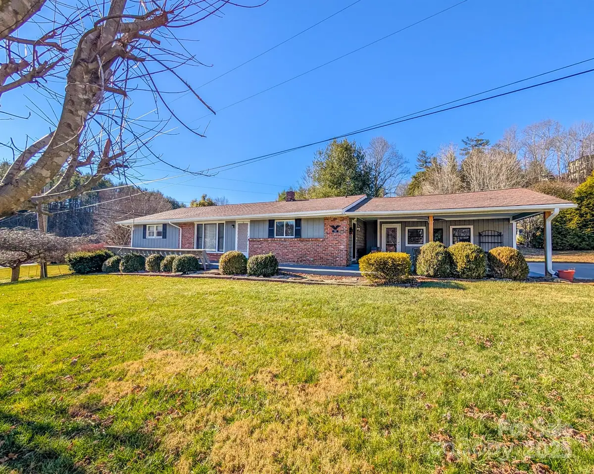 39 Hawthorne Lane, Burnsville, NC 28714 - Image #1