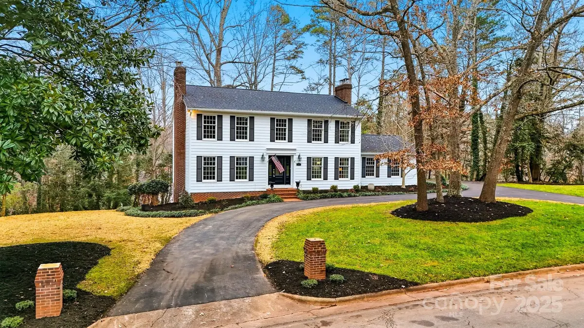 936 18th Avenue Drive Nw, Hickory, NC 28601 - Image #1