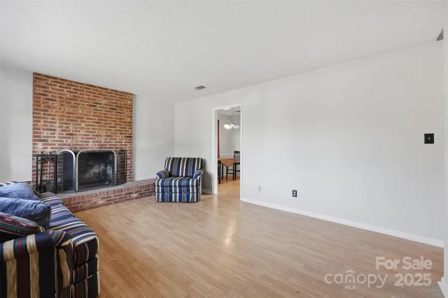 9901 Arbordale Avenue, Charlotte, NC 28215 - Image #2