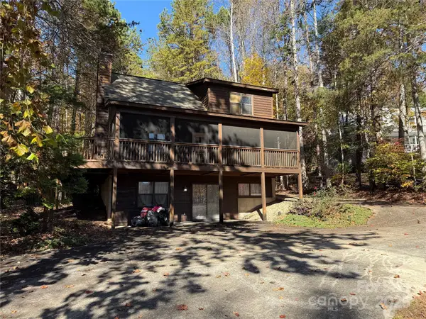 584 Chatuge Circle, Hayesville, NC 28904
