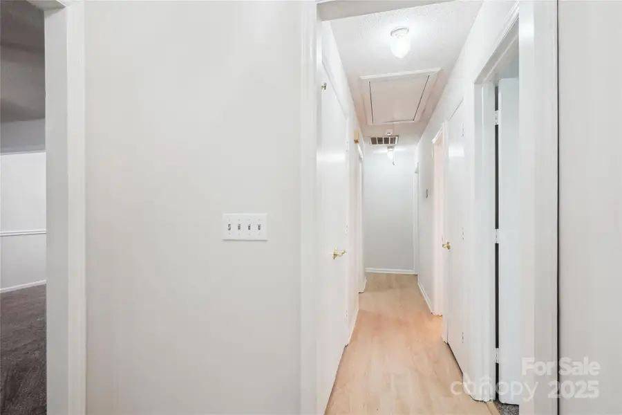 8322 Summerglen Circle, Charlotte, NC 28227 - Image #2