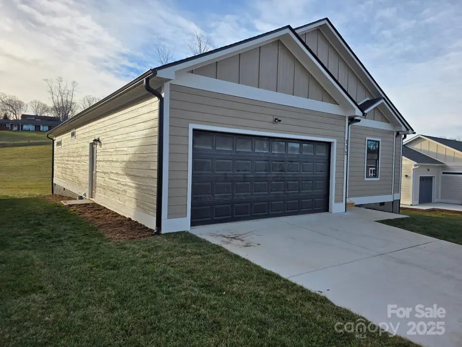 115 Peyton Elaine Road, Clyde, NC 28721 - Image #3