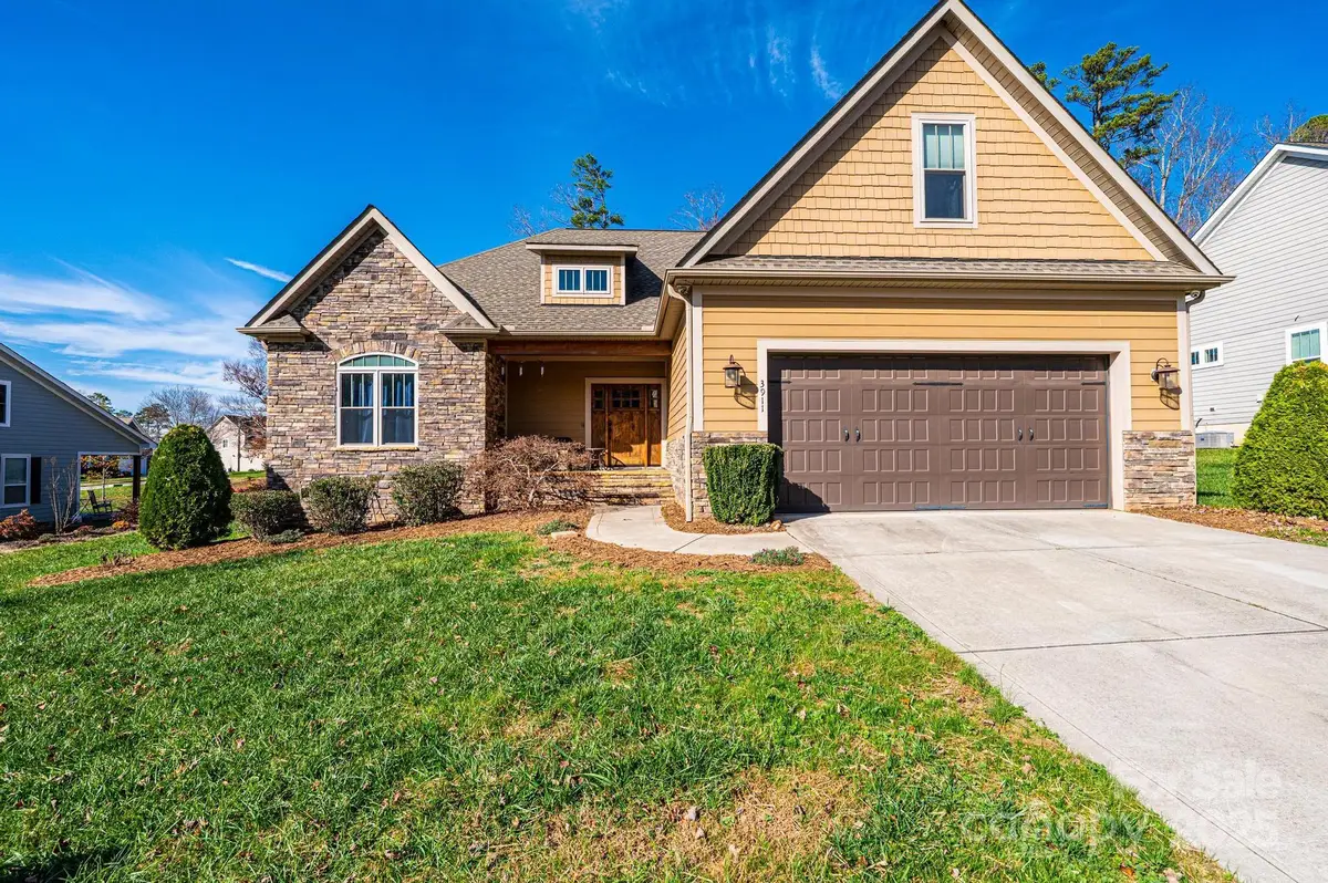 3911 13th Street Ne, Hickory, NC 28601 - Image #1