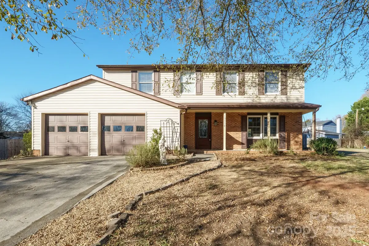 11338 Smoke Tree Lane, Charlotte, NC 28226 - Image #1