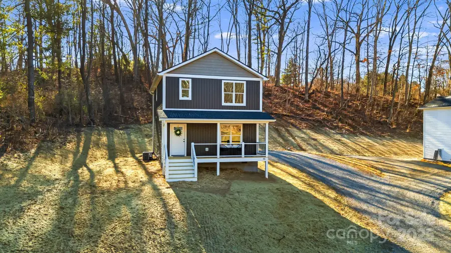 386 Holtzclaw Street, Canton, NC 28716 - Image #2