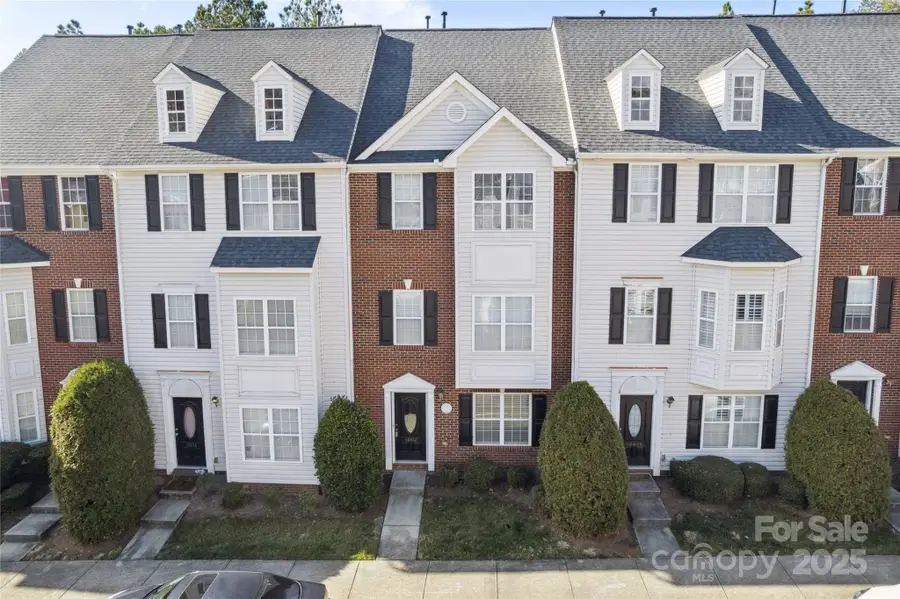 10032 Treeside Lane, Matthews, NC 28105 - Image #2