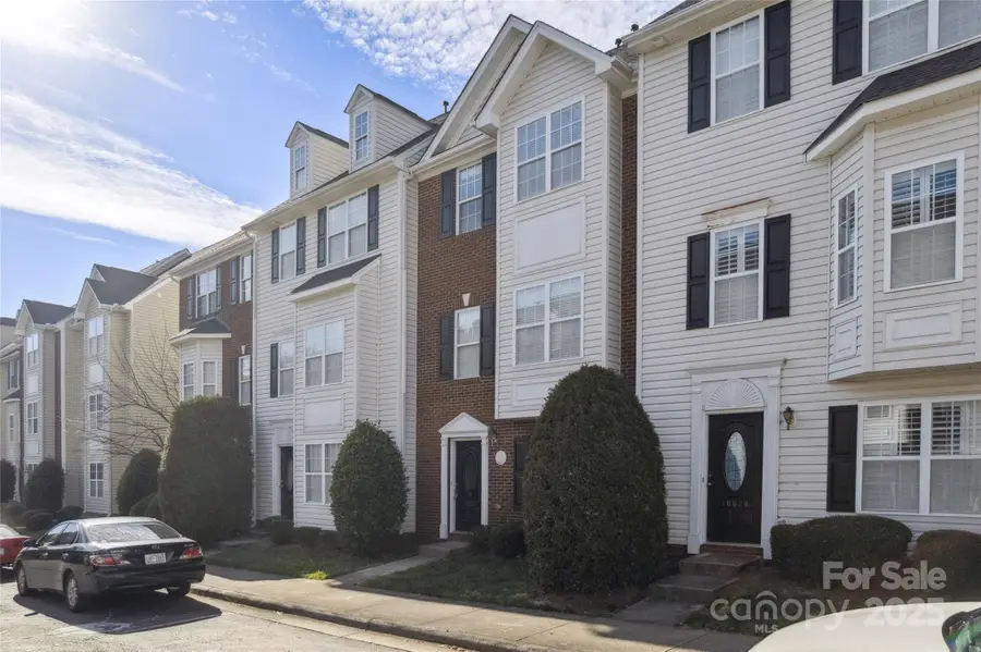 10032 Treeside Lane, Matthews, NC 28105 - Image #3