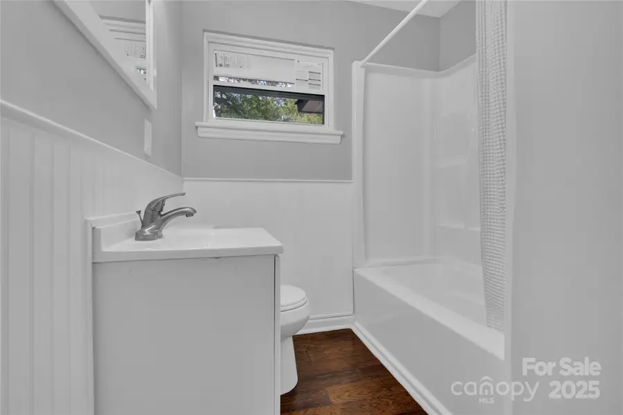 3300 Bonaire Drive, Charlotte, NC 28208 - Image #2