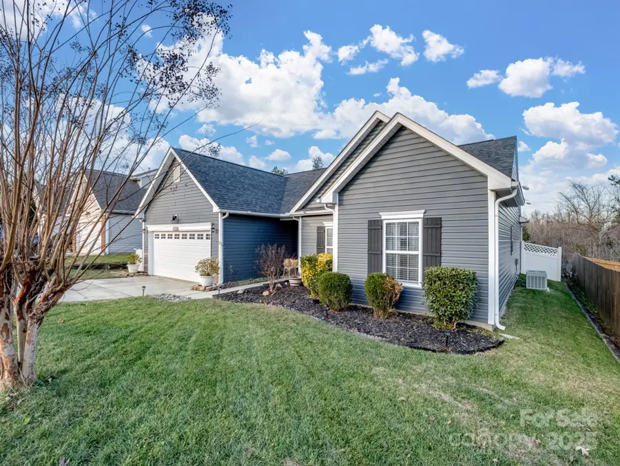 5822 Briggs Drive, Charlotte, NC 28269 - Image #2