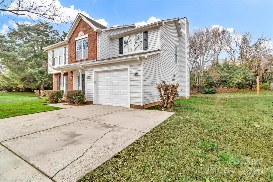 7730 Woodknoll Drive, Charlotte, NC 28217 - Image #2