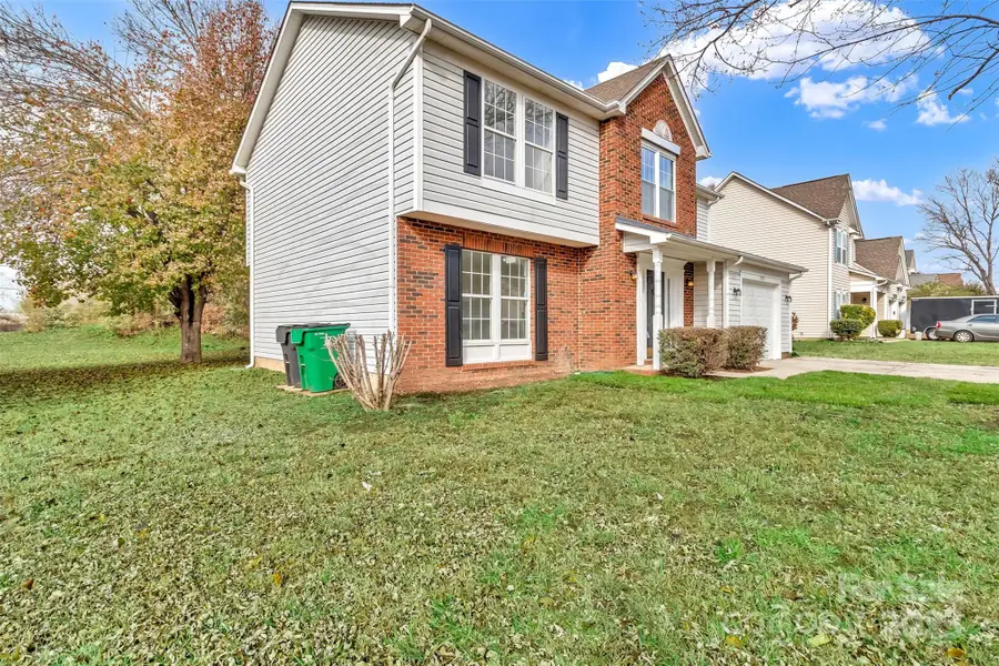 7730 Woodknoll Drive, Charlotte, NC 28217 - Image #3