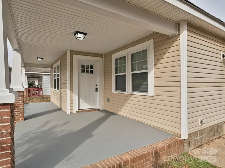 2822 Seymour Drive, Charlotte, NC 28208 - Image #2