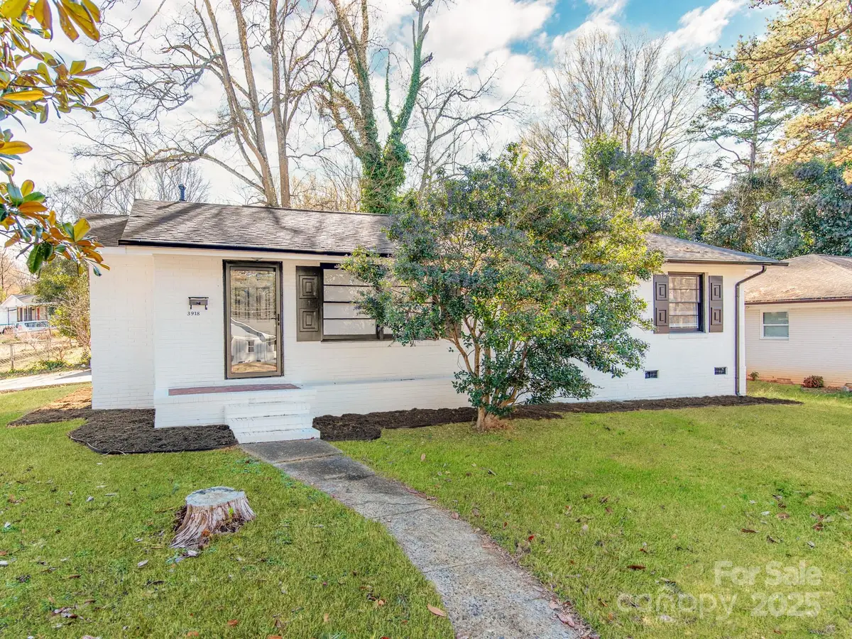 3918 Tipperary Place, Charlotte, NC 28215 - Image #1