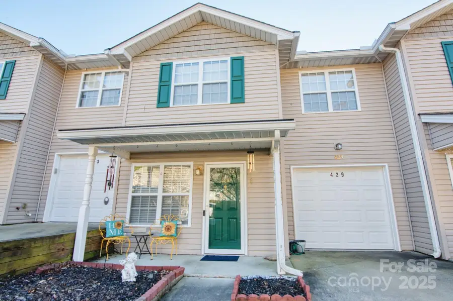 429 Wiltshire Circle, Fletcher, NC 28732 - Image #2