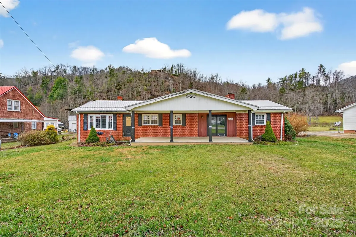 12231 N 226 Highway, Bakersville, NC 28705 - Image #1