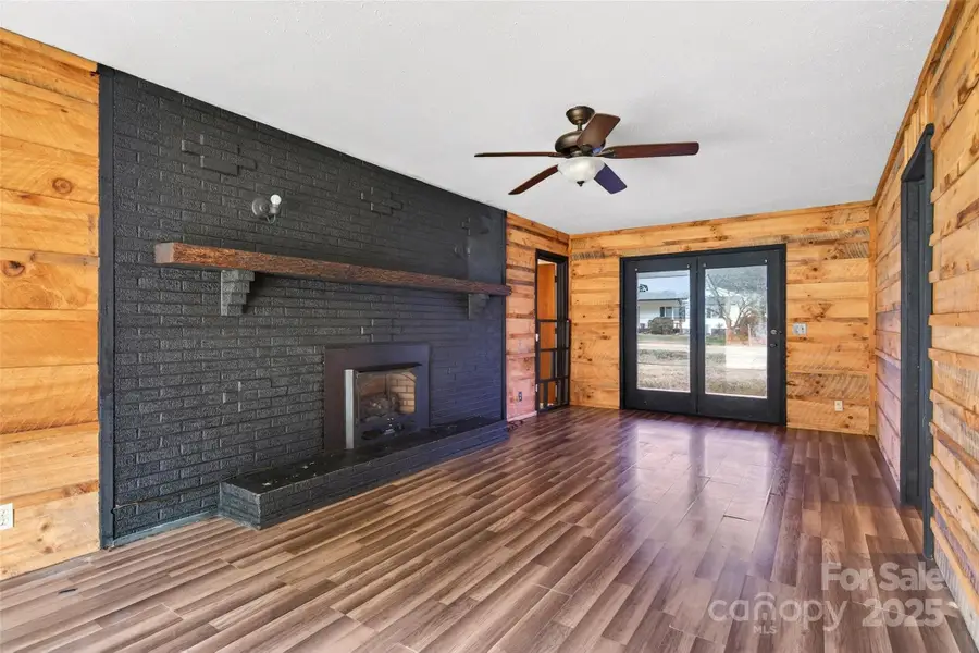 12231 N 226 Highway, Bakersville, NC 28705 - Image #3