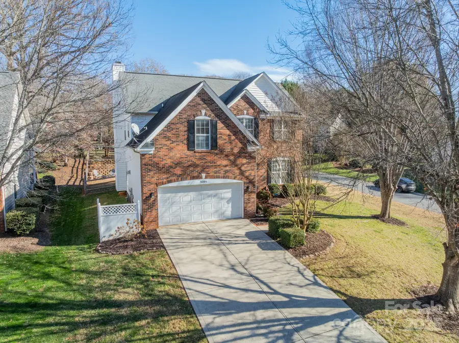 16104 Hollingbourne Road, Huntersville, NC 28078 - Image #2