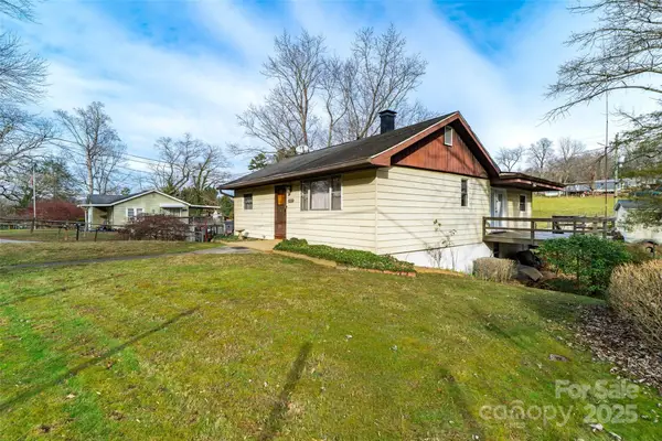 298 School Road E, Asheville, NC 28803