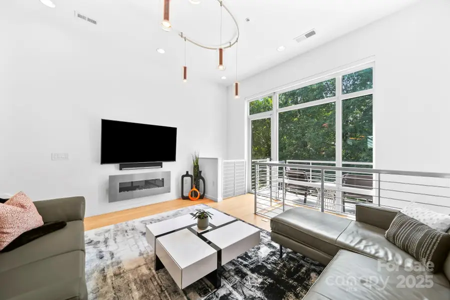 364 Viburnum Way Court, Charlotte, NC 28208 - Image #3