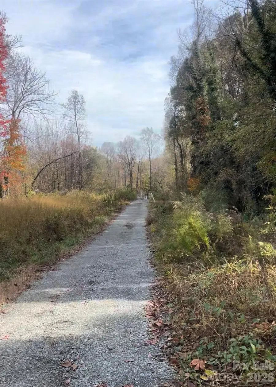 2019 C Avenue, Charlotte, NC 28216 - Image #3