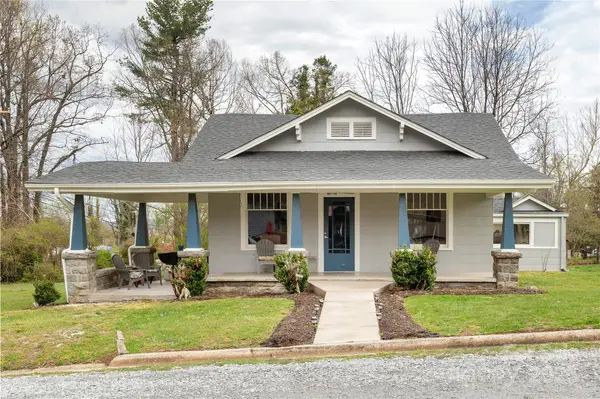 506 W Blue Ridge Road, East Flat Rock, NC 28726