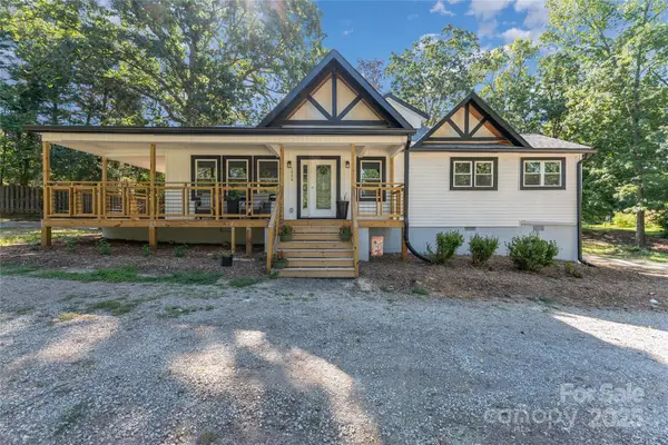 1916 New Garden Road, Greensboro, NC 27410