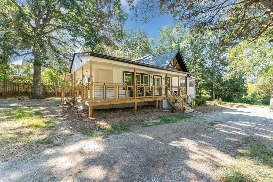 1916 New Garden Road, Greensboro, NC 27410 - Image #3