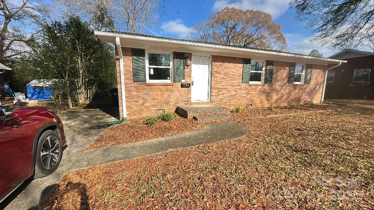 4209 Donnybrook Place, Charlotte, NC 28205 - Image #1