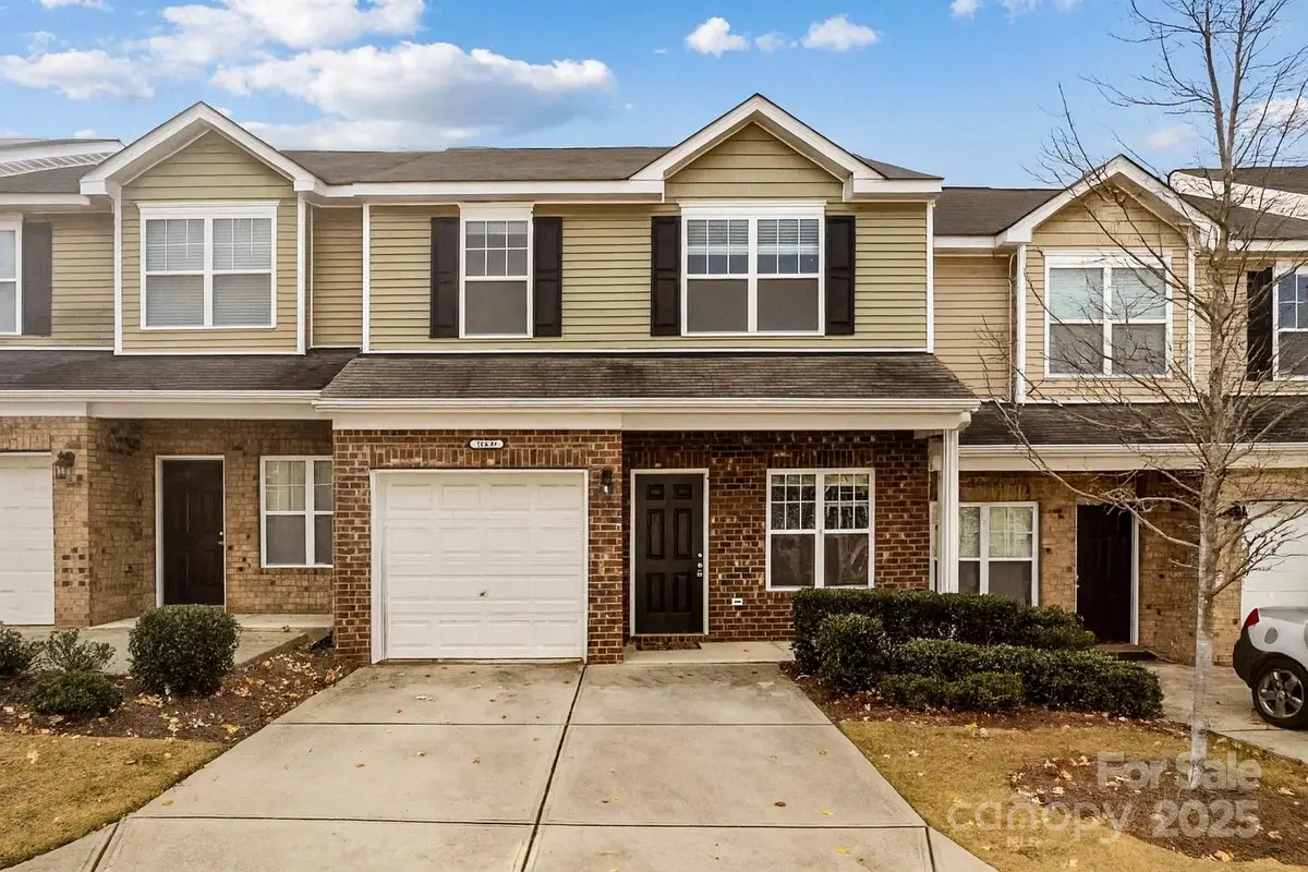 10439 Benfield Road, Charlotte, NC 28269 - Image #1