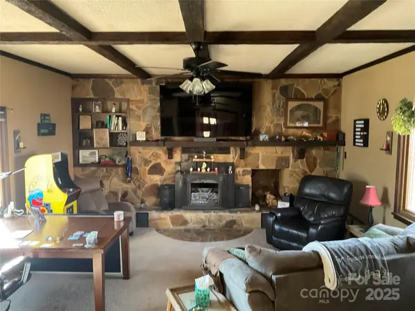 305 Meadowood Circle, Kannapolis, NC 28081