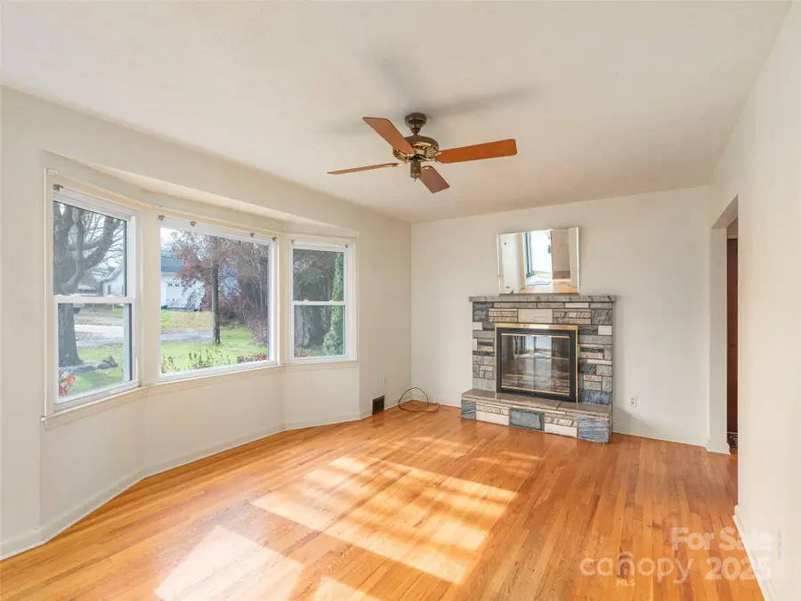 36 Woodgate Road, Asheville, NC 28806 - Image #3