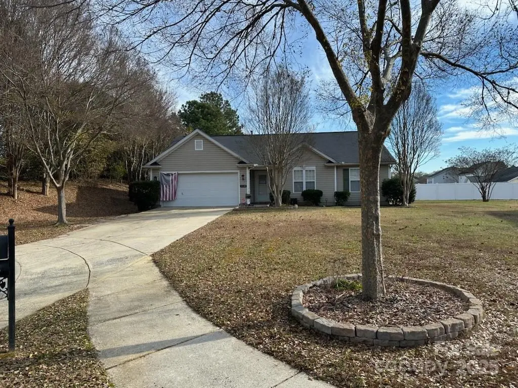 14048 Ballyshannon Lane, Charlotte, NC 28278 - Image #1