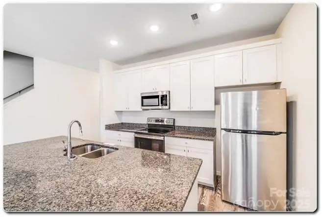 615 11th Street Sw, Hickory, NC 28602 - Image #2