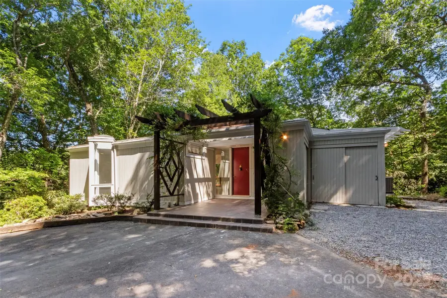 141 Wildflower Road, Spruce Pine, NC 28777 - Image #2