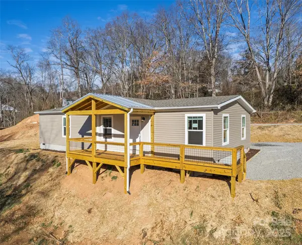 77 Geiranger Drive, Clyde, NC 28721