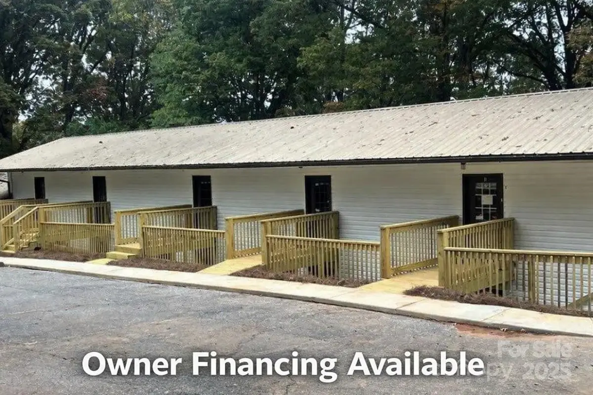 1090 7th Avenue Nw #14, Hickory, NC 28601 - Image #1